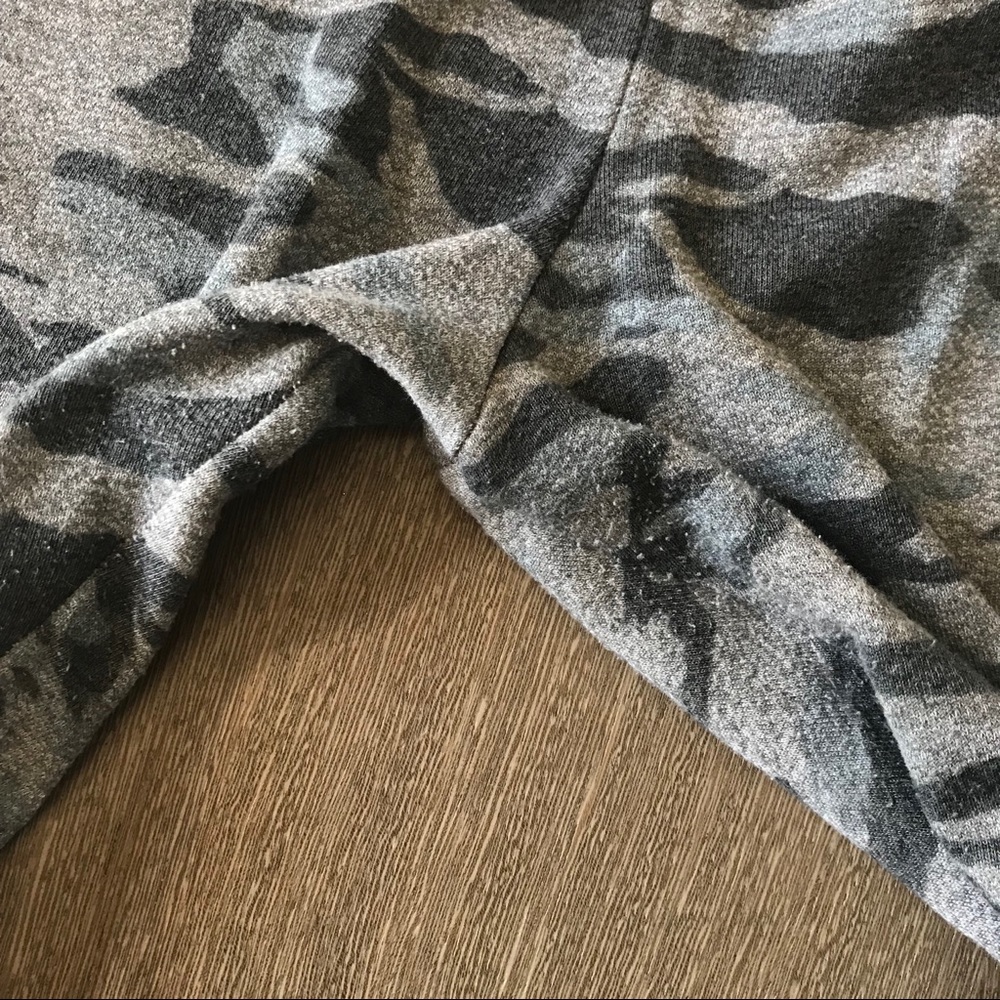 Monrow Camouflage Gray Drawstring Sweatpants Sz M - image 4